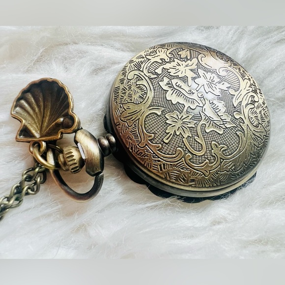 NEW Little Mermaid Shell Necklace/Pocket Watch - BACK IN STOCK - Picture 3 of 7